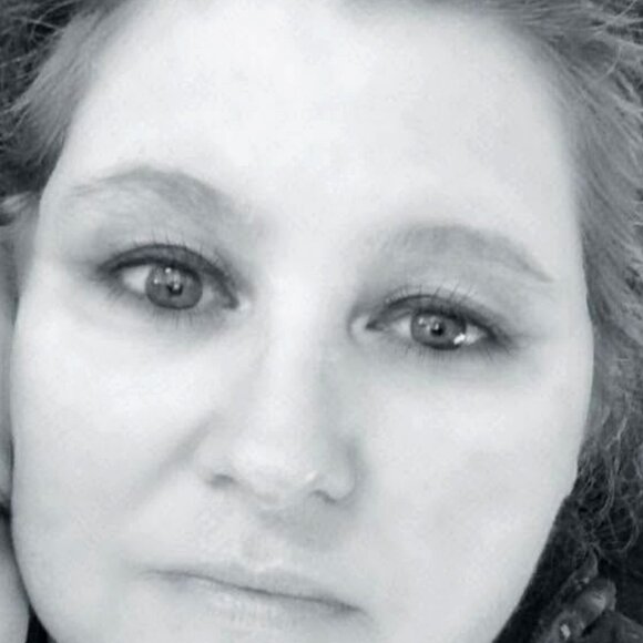 Meet your Posher, Connie! - Picture 1 of 1